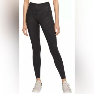 Nike One Luxe Mid-Rise Printed Leggings Small